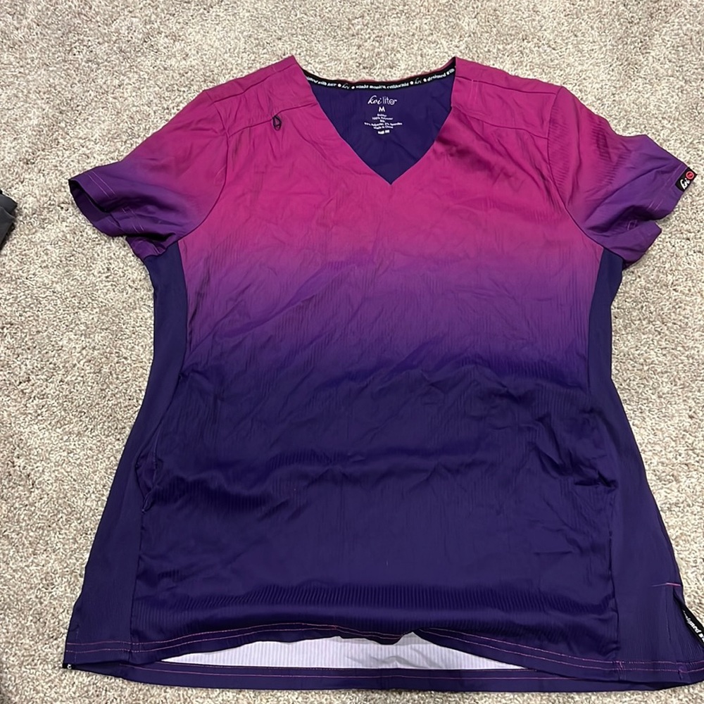 Medium Koi Lite scrub top